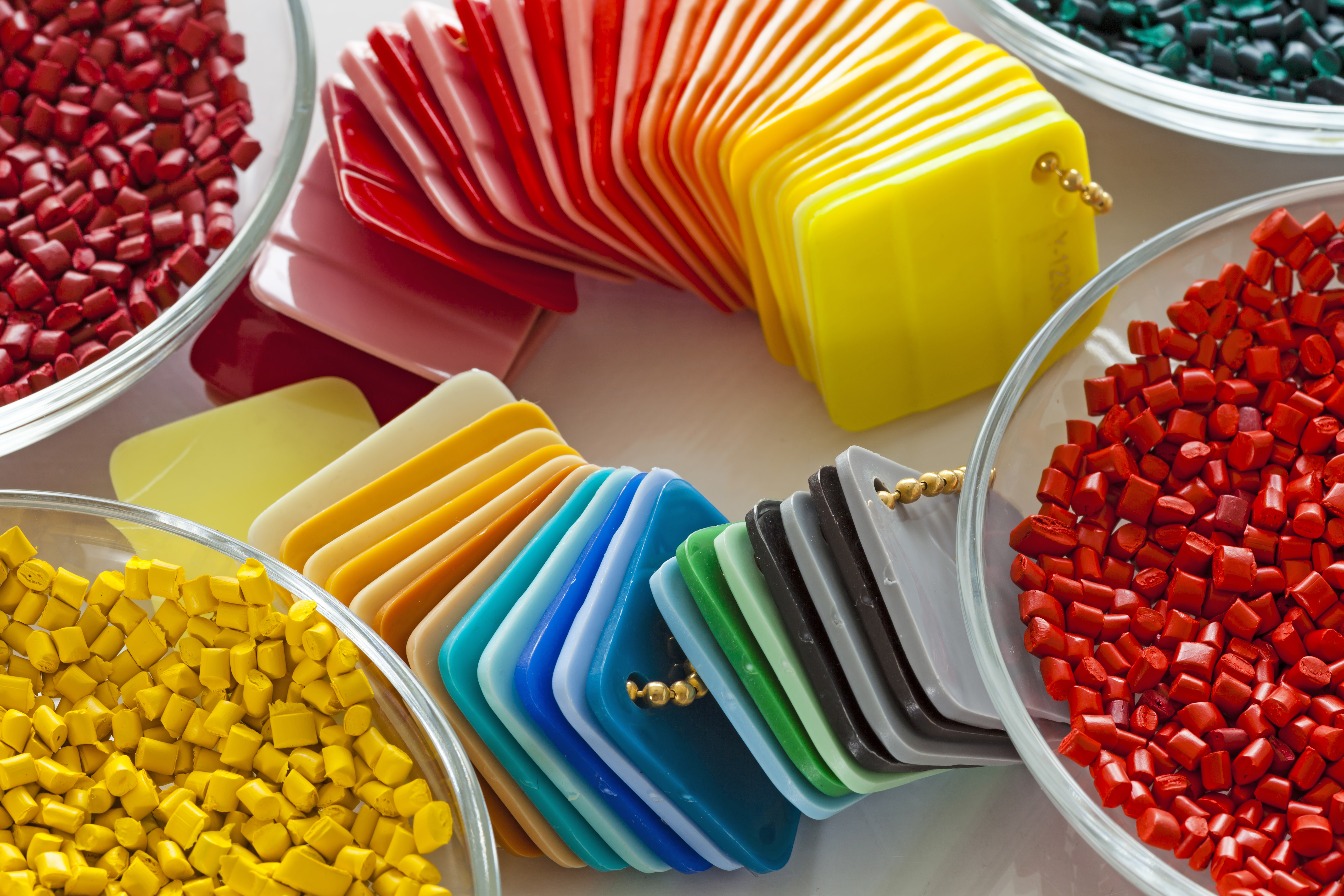 colorful plastic masterbatch granules and plastic sheets
